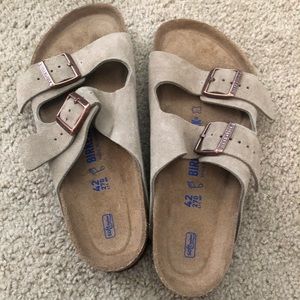 Birkenstock’s Arizona suede nwot